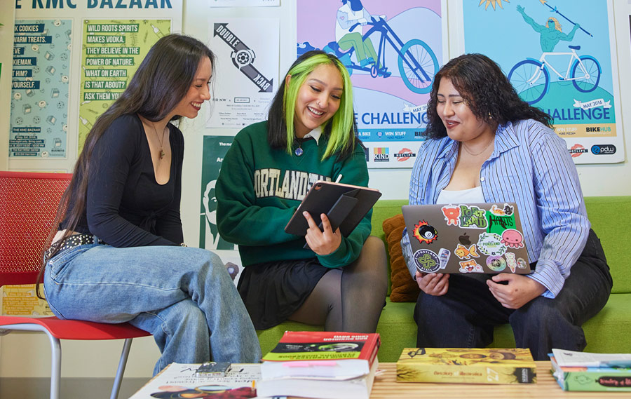 Students collaborating in the School of Business